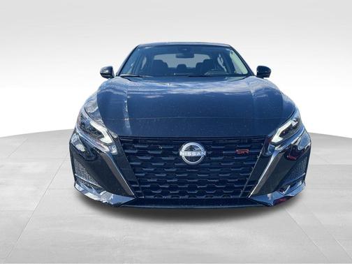 2025 Nissan Altima SR FWD