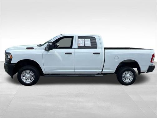 2024 RAM 2500 Tradesman Crew Cab 4x4 6'4' Box