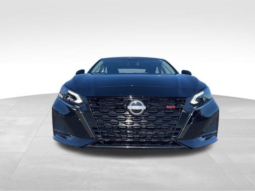 2025 Nissan Altima SR FWD