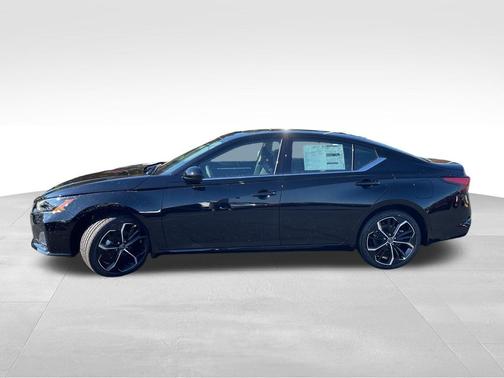 2025 Nissan Altima SR FWD