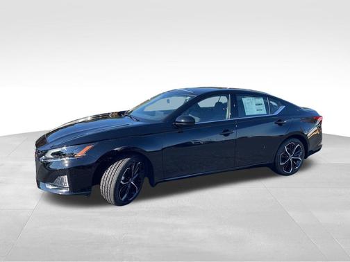 2025 Nissan Altima SR FWD