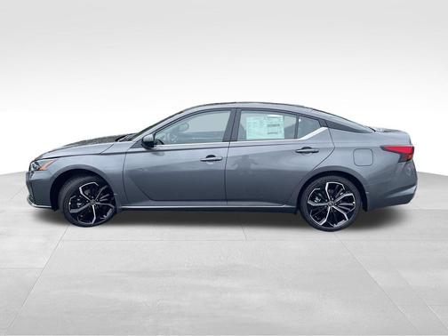2025 Nissan Altima SR FWD