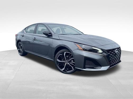 2025 Nissan Altima SR FWD