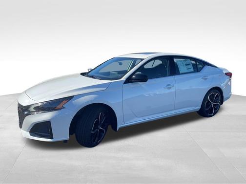 2025 Nissan Altima SR FWD