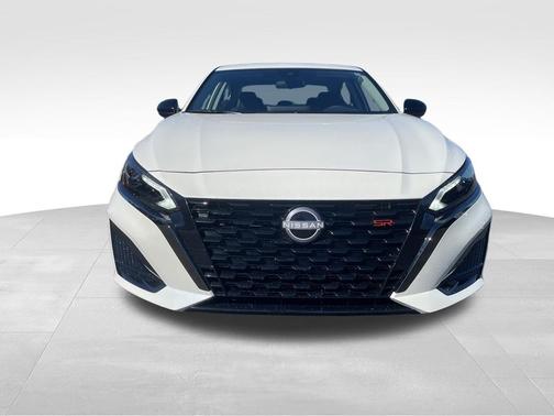 2025 Nissan Altima SR FWD