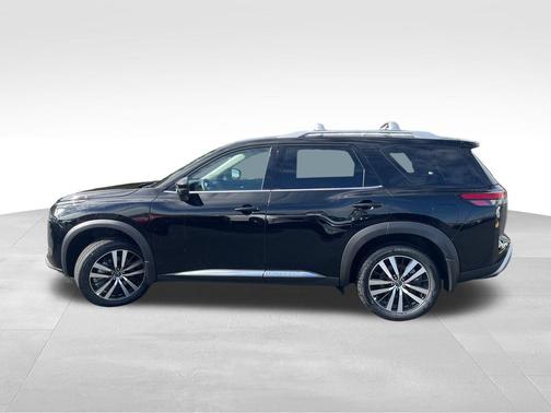 2025 Nissan Pathfinder Platinum FWD
