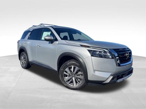 2025 Nissan Pathfinder SL 4WD