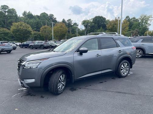 2025 Nissan Pathfinder SL 4WD