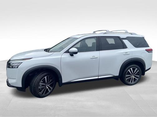 2025 Nissan Pathfinder Platinum 4WD
