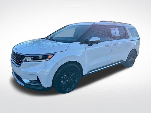 2023 Kia Carnival SX
