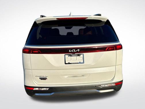 2023 Kia Carnival SX