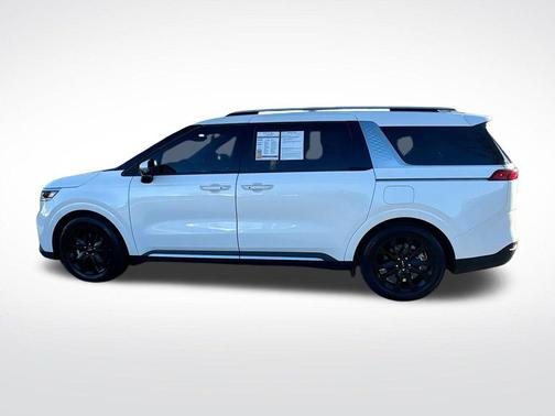 2023 Kia Carnival SX