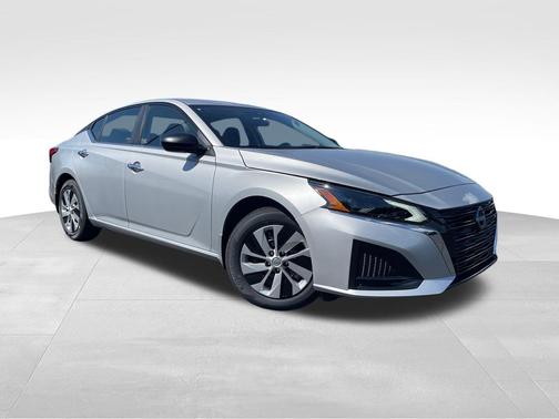 2025 Nissan Altima S FWD