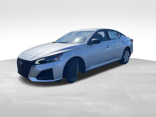 2025 Nissan Altima S FWD