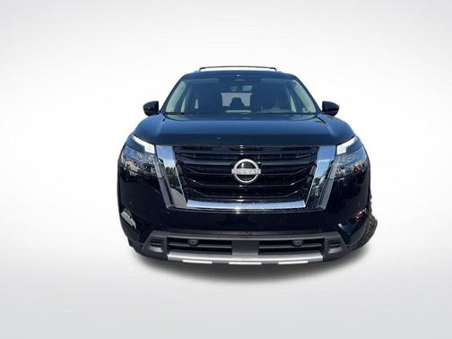 2025 Nissan Pathfinder Platinum FWD