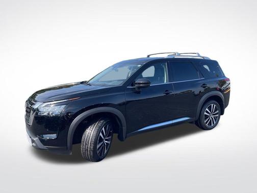 2025 Nissan Pathfinder Platinum FWD