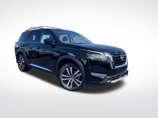 2025 Nissan Pathfinder Platinum FWD