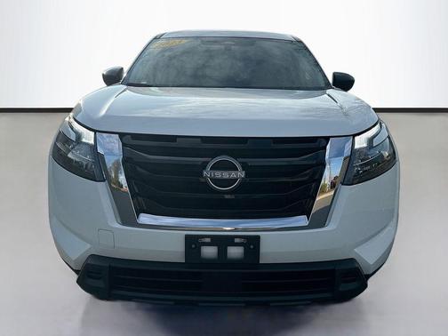 2023 Nissan Pathfinder S 4WD
