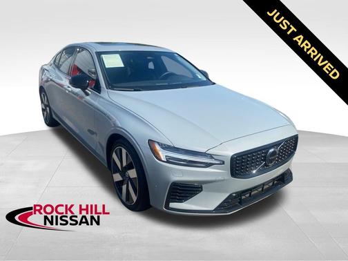 2024 Volvo S60 Recharge Plug-In Hybrid T8 Plus Dark Theme