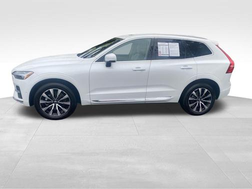 2023 Volvo XC60 B5 Plus Bright Theme