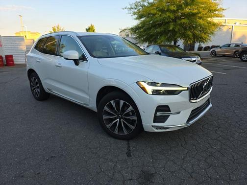 2023 Volvo XC60 B5 Plus Bright Theme