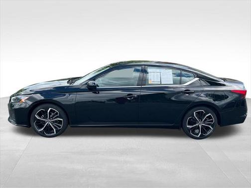 2023 Nissan Altima SR FWD