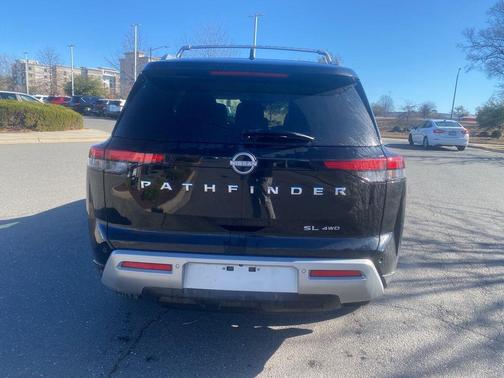 2024 Nissan Pathfinder SL 4WD