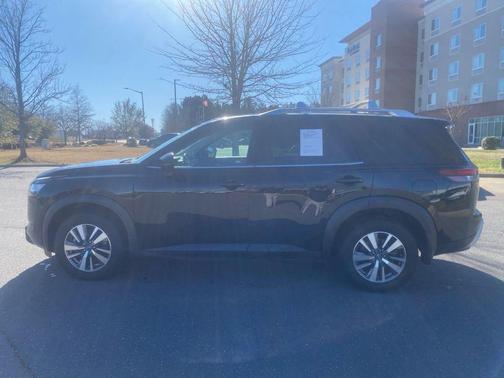 2024 Nissan Pathfinder SL 4WD