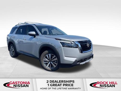 2025 Nissan Pathfinder SL 4WD