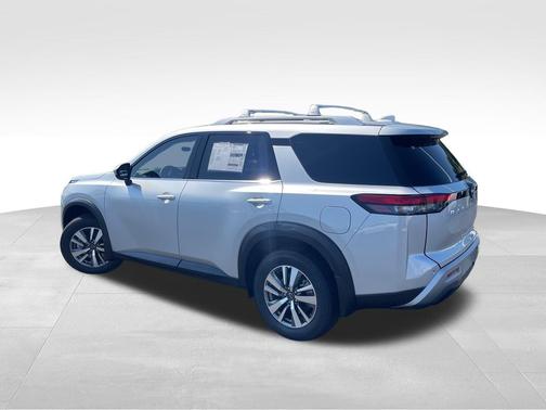 2025 Nissan Pathfinder SL 4WD