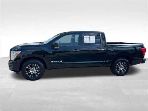 2023 Nissan Titan SV