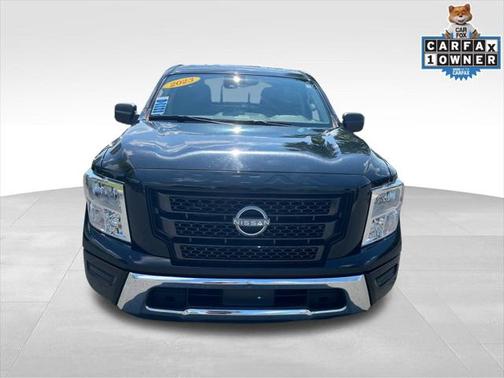 2023 Nissan Titan SV
