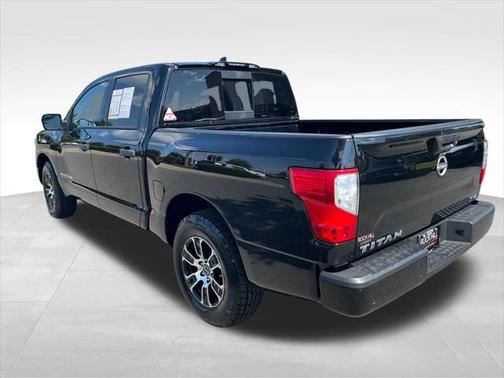 2023 Nissan Titan SV