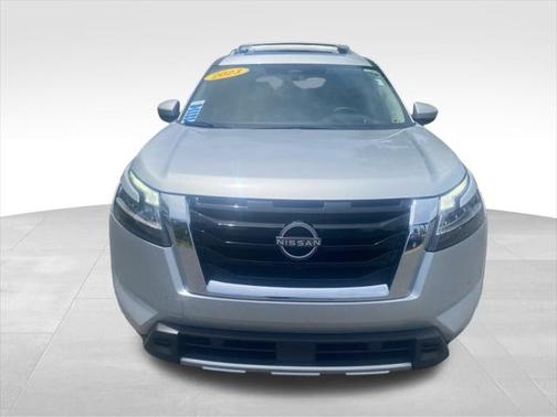 2023 Nissan Pathfinder Platinum 4WD