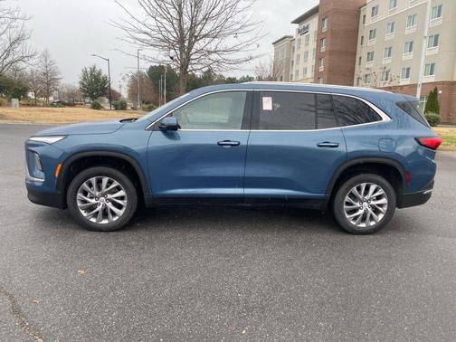 2025 Buick Enclave Preferred FWD