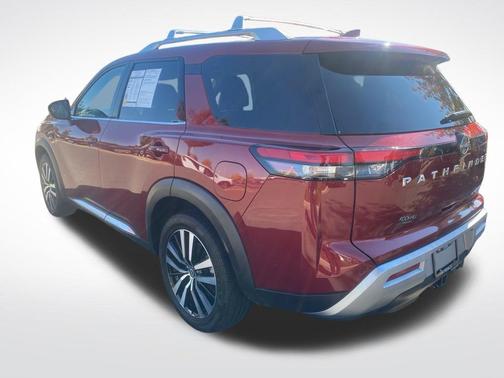 2023 Nissan Pathfinder Platinum 4WD