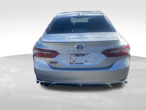 2024 Toyota Camry Hybrid SE