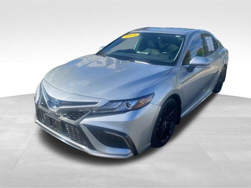 2024 Toyota Camry Hybrid SE