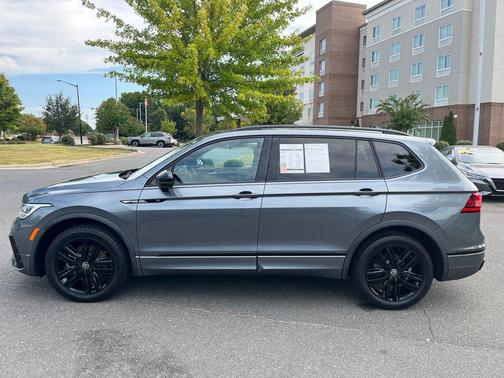 2022 Volkswagen Tiguan 2.0T SE R-Line Black