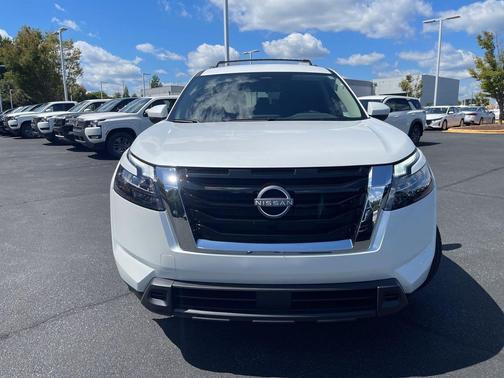 2025 Nissan Pathfinder SV FWD
