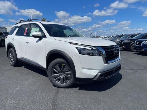 2025 Nissan Pathfinder SV FWD