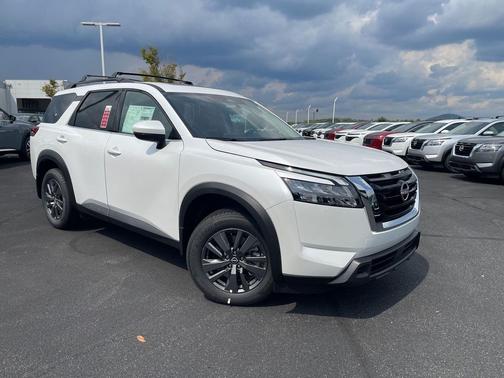 2025 Nissan Pathfinder SV FWD