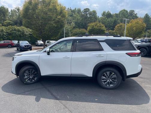 2025 Nissan Pathfinder SV FWD