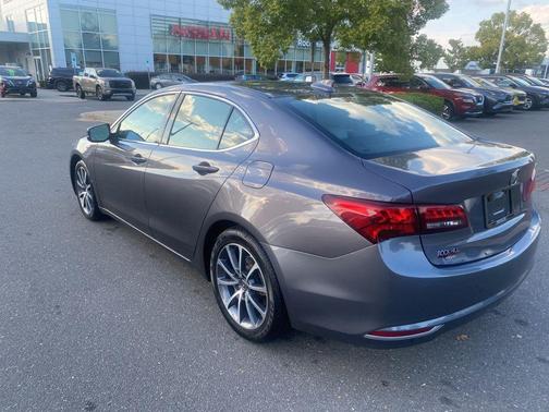 2017 Acura TLX w/Technology Package