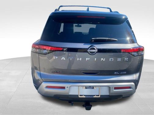 2022 Nissan Pathfinder SL 4WD