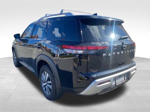 2025 Nissan Pathfinder SL FWD