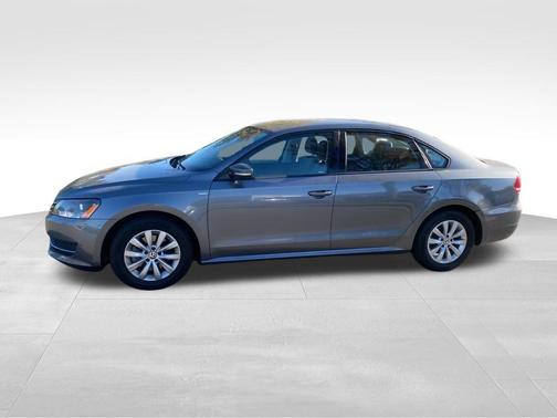 2014 Volkswagen Passat 1.8T S