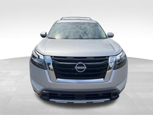 2025 Nissan Pathfinder Platinum FWD