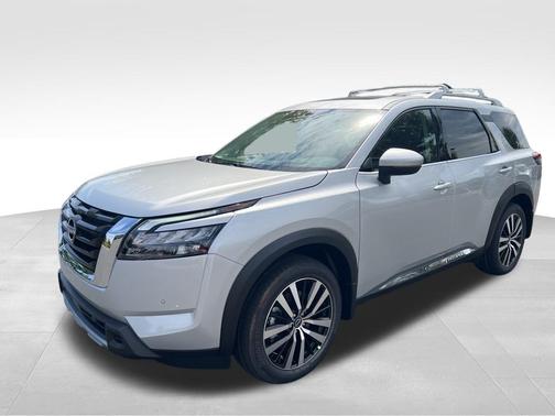2025 Nissan Pathfinder Platinum FWD