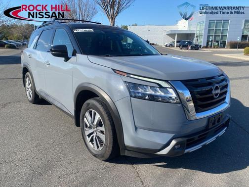 2022 Nissan Pathfinder SL 4WD